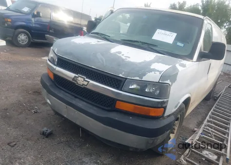 2004 Chevrolet Express z USA, uszkodzony, nr VIN 1GCFG29T041102980
